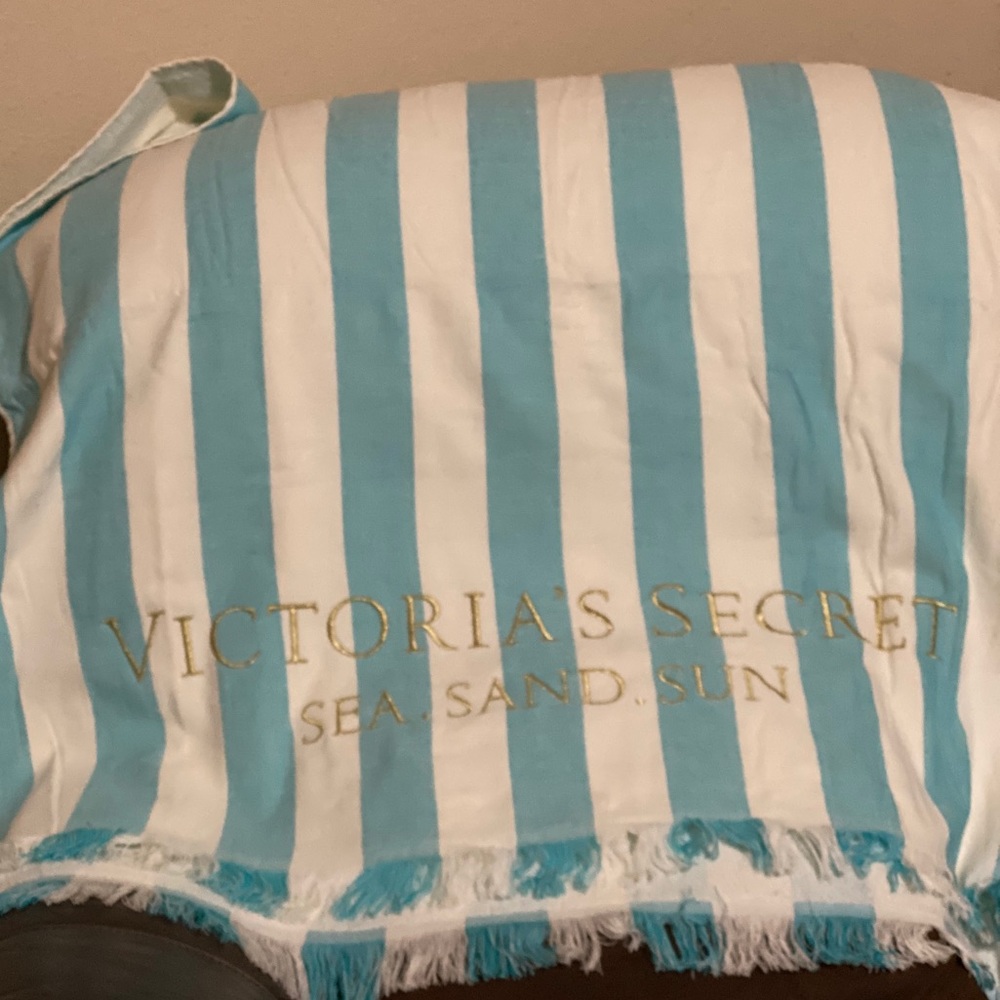 Victoria Secret 💕 beach 🏝 towel